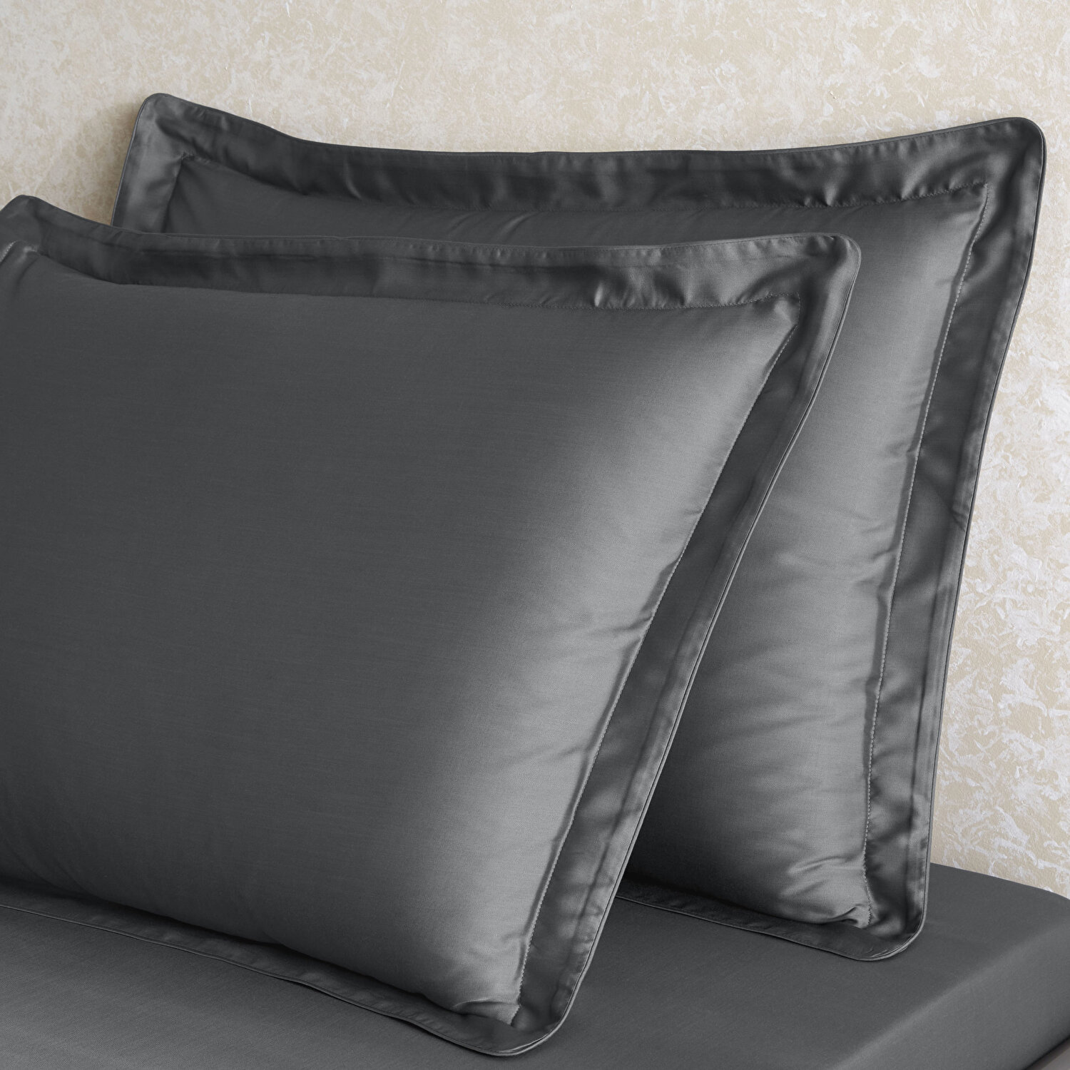 Linens X TENCEL™ Lyocell 2'li Volanlı Yastık Kılıfı Seti Antrasit