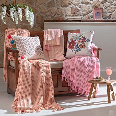 Taç Butik Nakışlı Alaçatı Polyester Kırlent Çok Renkli